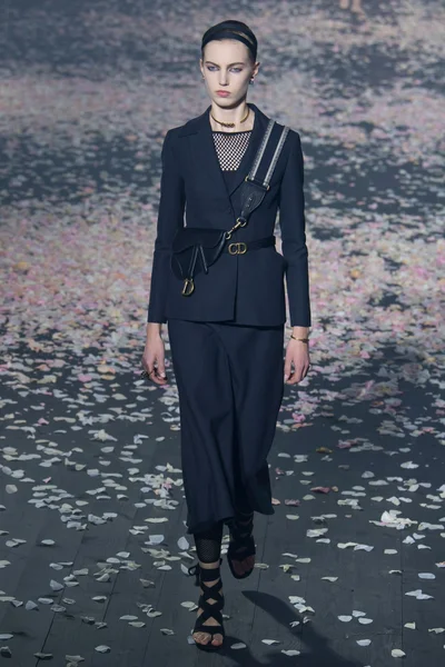 Look 17